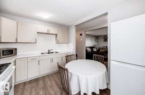 167 Roseland Village Nw, Edmonton, AB - Indoor