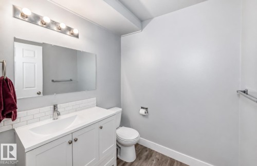 167 Roseland Village Nw, Edmonton, AB - Indoor Photo Showing Bathroom