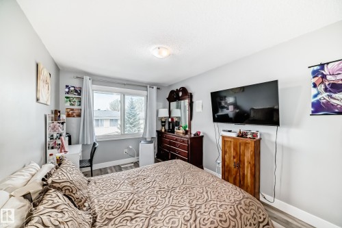 167 Roseland Village Nw, Edmonton, AB - Indoor Photo Showing Bedroom