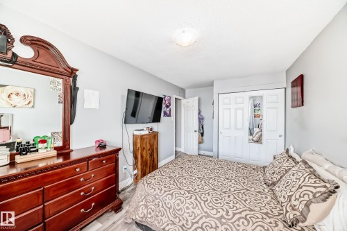167 Roseland Village Nw, Edmonton, AB - Indoor Photo Showing Bedroom