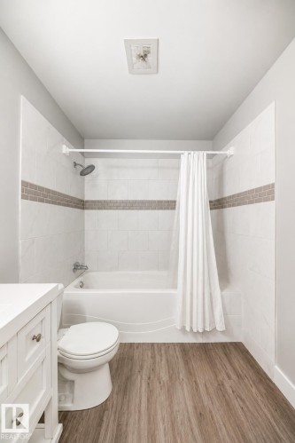 167 Roseland Village Nw, Edmonton, AB - Indoor Photo Showing Bathroom