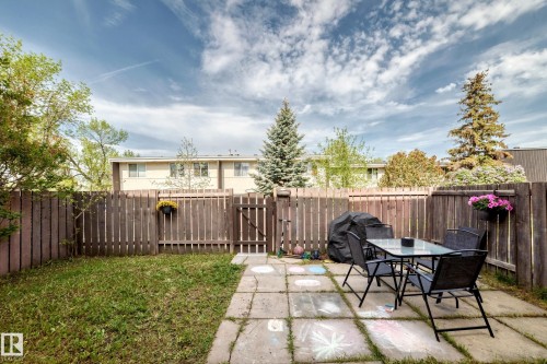 167 Roseland Village Nw, Edmonton, AB - Outdoor