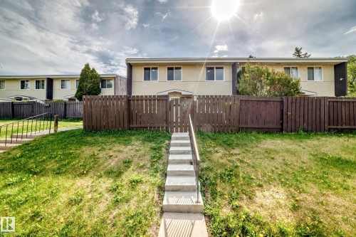 167 Roseland Village Nw, Edmonton, AB - Outdoor
