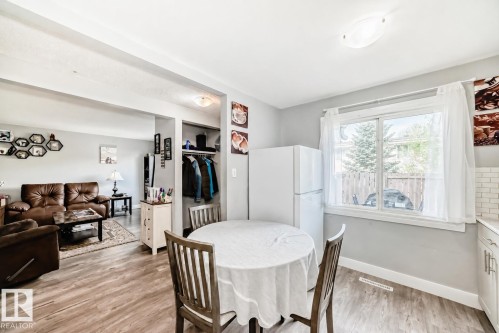 167 Roseland Village Nw, Edmonton, AB - Indoor Photo Showing Dining Room