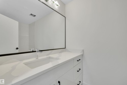 4712 49 Street, Calmar, AB - Indoor Photo Showing Bathroom