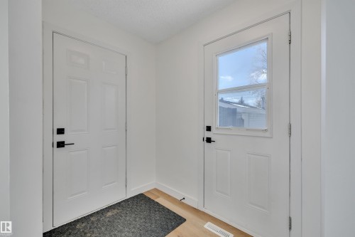 4712 49 Street, Calmar, AB - Indoor Photo Showing Other Room