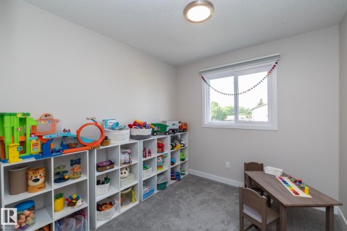 10552 Beaumaris Road Nw, Edmonton, AB - Indoor