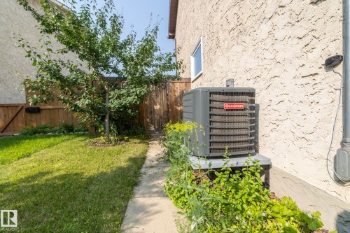 10552 Beaumaris Road Nw, Edmonton, AB - Outdoor