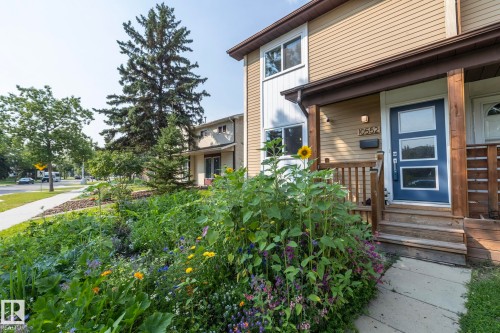 10552 Beaumaris Road Nw, Edmonton, AB - Outdoor With Deck Patio Veranda