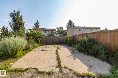 10552 Beaumaris Road Nw, Edmonton, AB - Outdoor