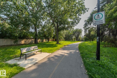 10552 Beaumaris Road Nw, Edmonton, AB - Outdoor