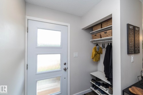 10552 Beaumaris Road Nw, Edmonton, AB - Indoor Photo Showing Other Room