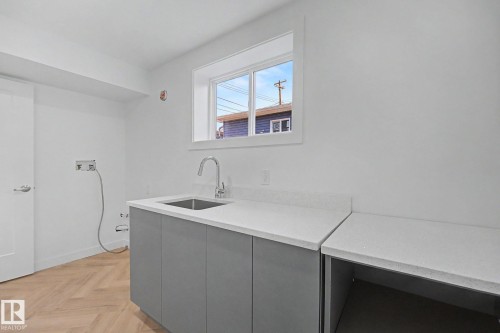 Laundry room - 10570 66 Avenue Nw, Edmonton, AB - Indoor
