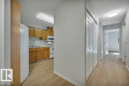 #404 17511 98A Av Nw, Edmonton, AB - Indoor
