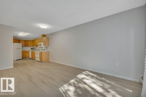 #404 17511 98A Av Nw, Edmonton, AB - Indoor Photo Showing Kitchen