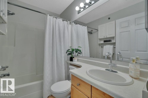 #404 17511 98A Av Nw, Edmonton, AB - Indoor Photo Showing Bathroom