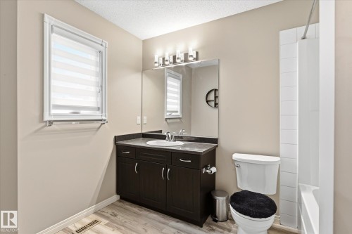 757 173B Street Sw, Edmonton, AB - Indoor Photo Showing Bathroom