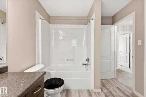 757 173B Street Sw, Edmonton, AB - Indoor Photo Showing Bathroom