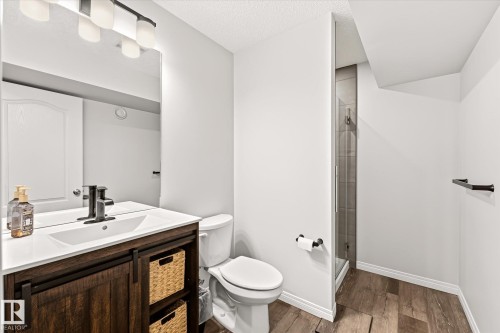 757 173B Street Sw, Edmonton, AB - Indoor Photo Showing Bathroom