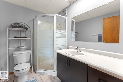 812 12 Avenue, Cold Lake, AB - Indoor Photo Showing Bathroom