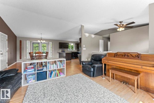 812 12 Avenue, Cold Lake, AB - Indoor