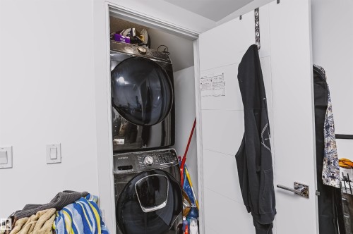 Image quality insufficient for description - 11305 79 Avenue Nw, Edmonton, AB - Indoor Photo Showing Laundry Room