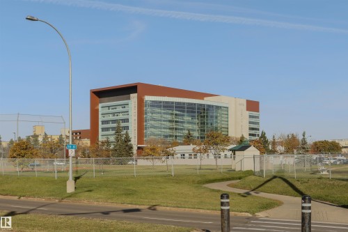 Image quality insufficient for description - 11305 79 Avenue Nw, Edmonton, AB - Outdoor