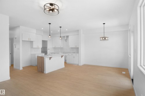 8444 183 Avenue Nw, Edmonton, AB - Indoor Photo Showing Kitchen With Upgraded Kitchen