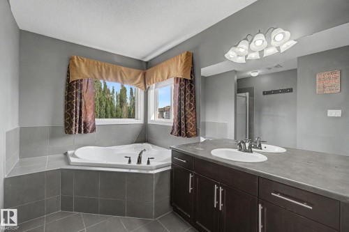 5 Cypress Link, Fort Saskatchewan, AB - Indoor Photo Showing Bathroom
