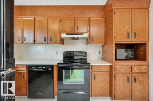 8507 70 Street Nw, Edmonton, AB - Indoor Photo Showing Kitchen