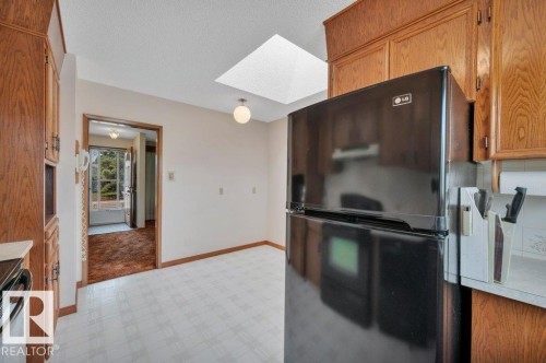 8507 70 Street Nw, Edmonton, AB - Indoor Photo Showing Kitchen