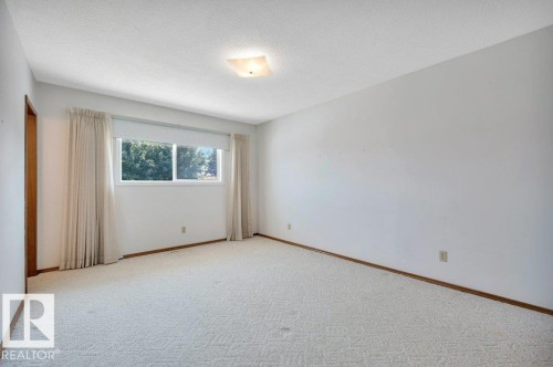 8507 70 Street Nw, Edmonton, AB - Indoor Photo Showing Other Room