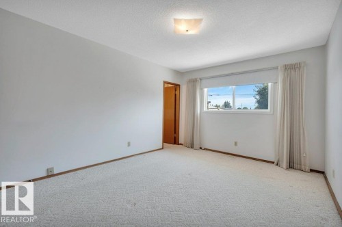 8507 70 Street Nw, Edmonton, AB - Indoor Photo Showing Other Room