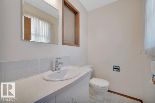 8507 70 Street Nw, Edmonton, AB - Indoor Photo Showing Bathroom