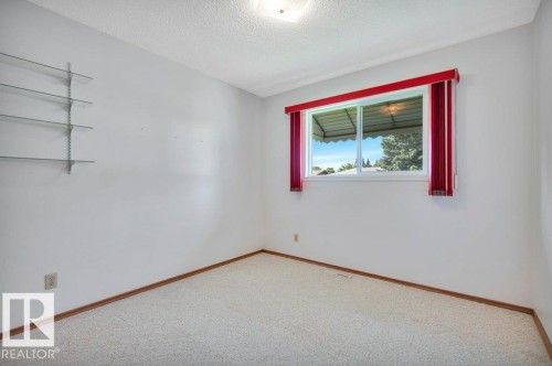 8507 70 Street Nw, Edmonton, AB - Indoor Photo Showing Other Room