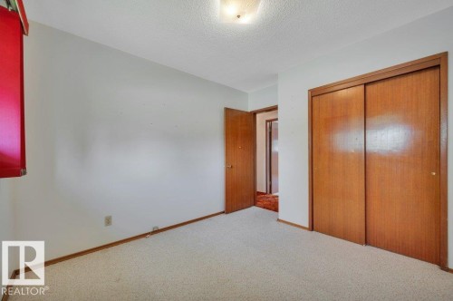 8507 70 Street Nw, Edmonton, AB - Indoor Photo Showing Other Room