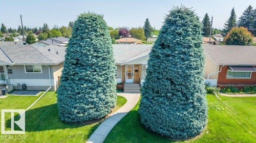 8507 70 Street Nw, Edmonton, AB - Outdoor