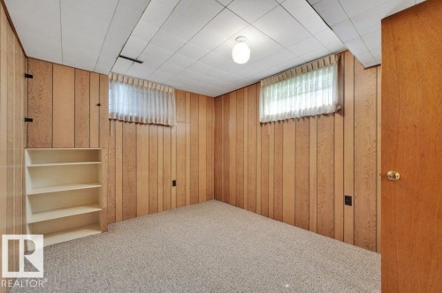 8507 70 Street Nw, Edmonton, AB - Indoor