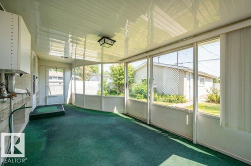 8507 70 Street Nw, Edmonton, AB - Indoor Photo Showing Other Room