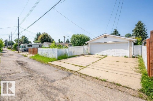 8507 70 Street Nw, Edmonton, AB - Outdoor