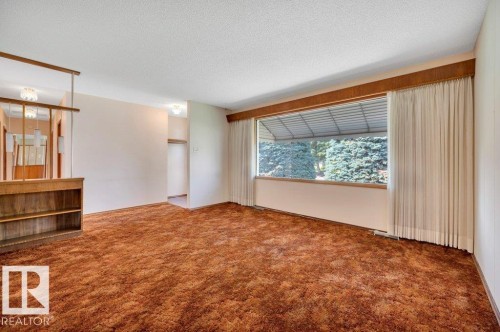 8507 70 Street Nw, Edmonton, AB - Indoor Photo Showing Other Room