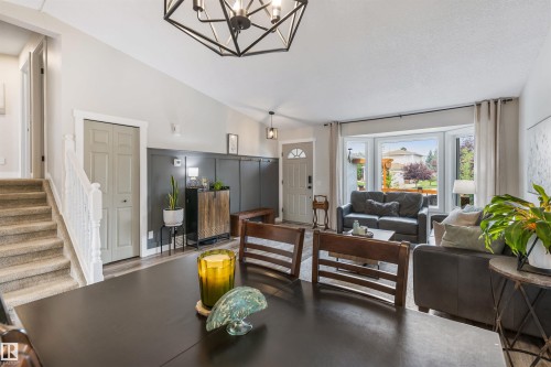 3 Denault Place, St. Albert, AB - Indoor Photo Showing Living Room