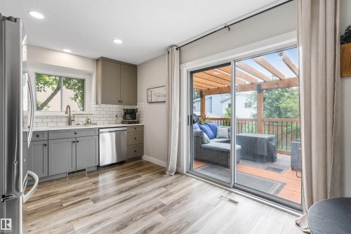 3 Denault Place, St. Albert, AB - Indoor Photo Showing Kitchen