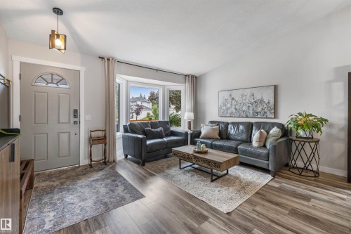 3 Denault Place, St. Albert, AB - Indoor Photo Showing Living Room