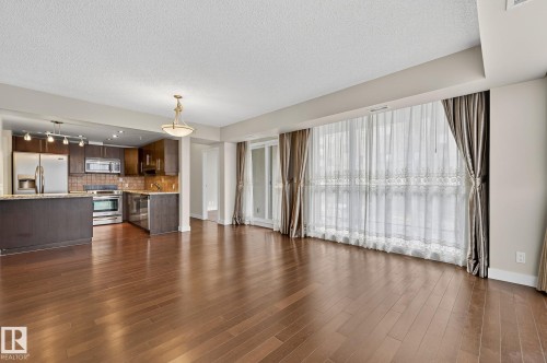 #203 10046 117 St Nw, Edmonton, AB - Indoor