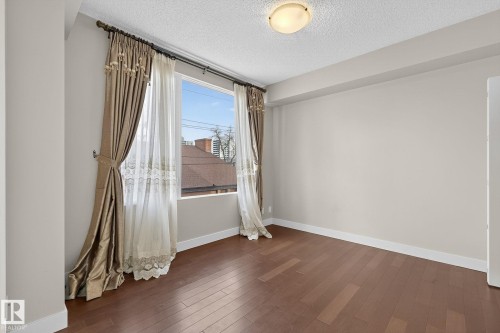 #203 10046 117 St Nw, Edmonton, AB - Indoor Photo Showing Other Room