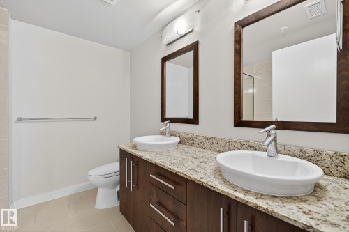 #203 10046 117 St Nw, Edmonton, AB - Indoor Photo Showing Bathroom
