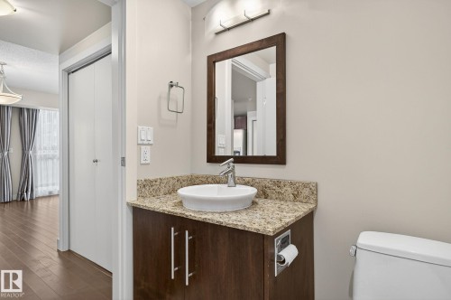 #203 10046 117 St Nw, Edmonton, AB - Indoor Photo Showing Bathroom