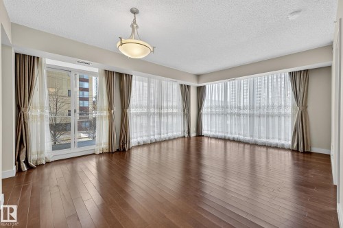 #203 10046 117 St Nw, Edmonton, AB - Indoor
