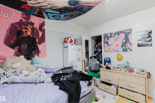 Image quality insufficient for description - 10955 72 Avenue Nw, Edmonton, AB - Indoor Photo Showing Bedroom